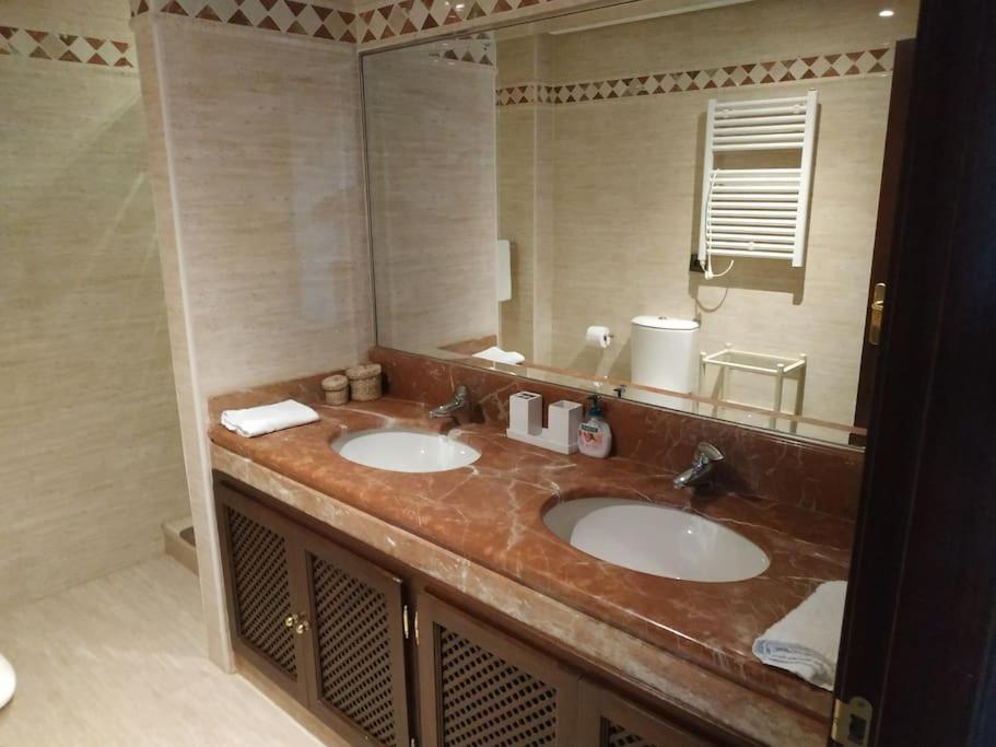 Luxury Apartment With Sea Views, Golf, Gym, Spa, 7 Pools Охен Экстерьер фото