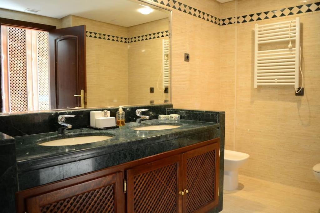Luxury Apartment With Sea Views, Golf, Gym, Spa, 7 Pools Охен Экстерьер фото