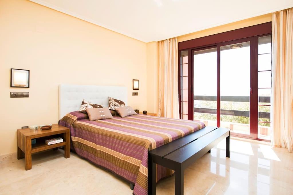 Luxury Apartment With Sea Views, Golf, Gym, Spa, 7 Pools Охен Экстерьер фото