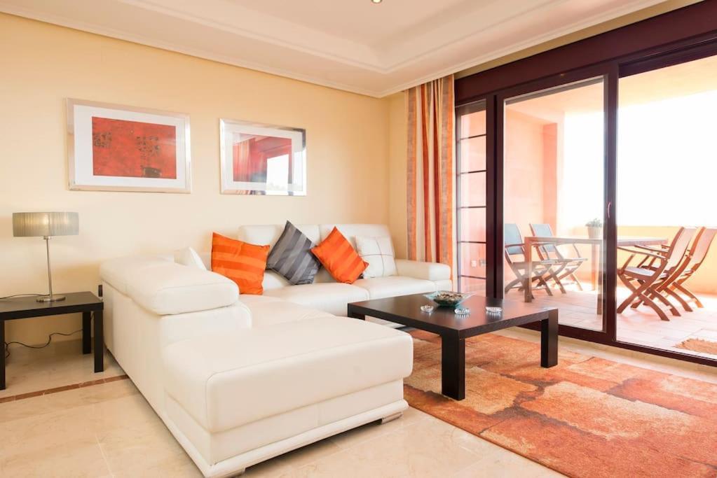 Luxury Apartment With Sea Views, Golf, Gym, Spa, 7 Pools Охен Экстерьер фото