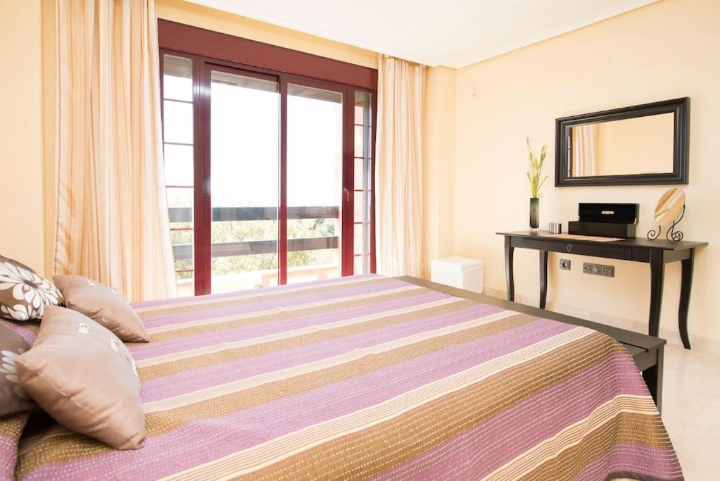 Luxury Apartment With Sea Views, Golf, Gym, Spa, 7 Pools Охен Экстерьер фото