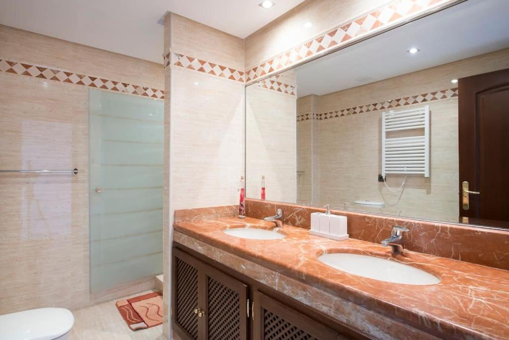 Luxury Apartment With Sea Views, Golf, Gym, Spa, 7 Pools Охен Экстерьер фото